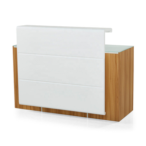 Kangmei Moderne Luxus-Schönheitssalon-Möbel aus Holz, hochglänzend, weiß, kleiner Front-Empfangstisch